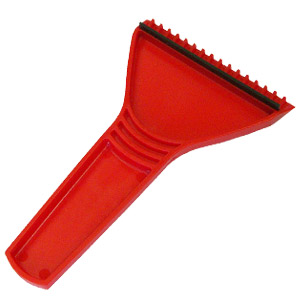 Скребок автомобильный с ручкой; красный; 11х17,5 см; пластик